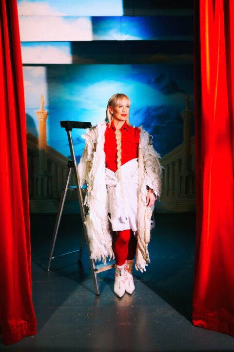 Promokuva 2 - Maija Vilkkumaa - Oo mun kaa (kuvaaja Vilma Töyräs)