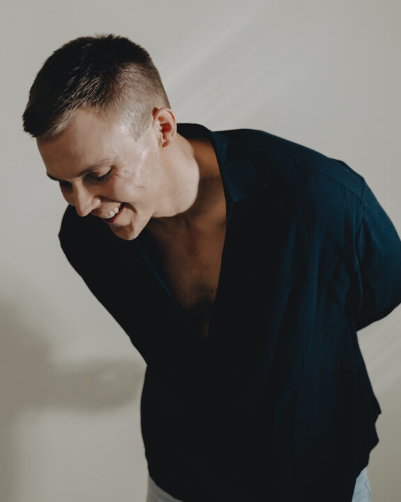 Promokuva 4 - Elias Kaskinen - Meidän tässä kuuluisi rakastuu (kuvaaja Anna Ikäheimonen)