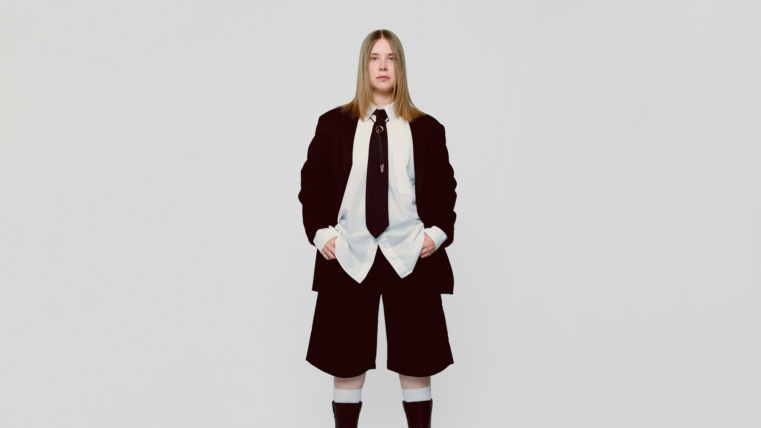 Featured Image - Asla Jo - Vallankumouksii (kuvaaja Joona Möttö)