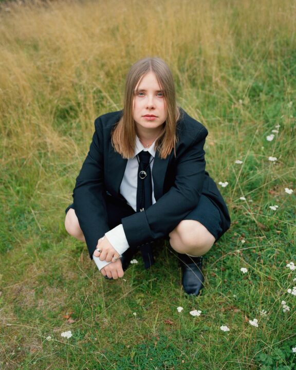 Promokuva 4 - Asla Jo - Vallankumouksii (kuvaaja Joona Möttö)-min