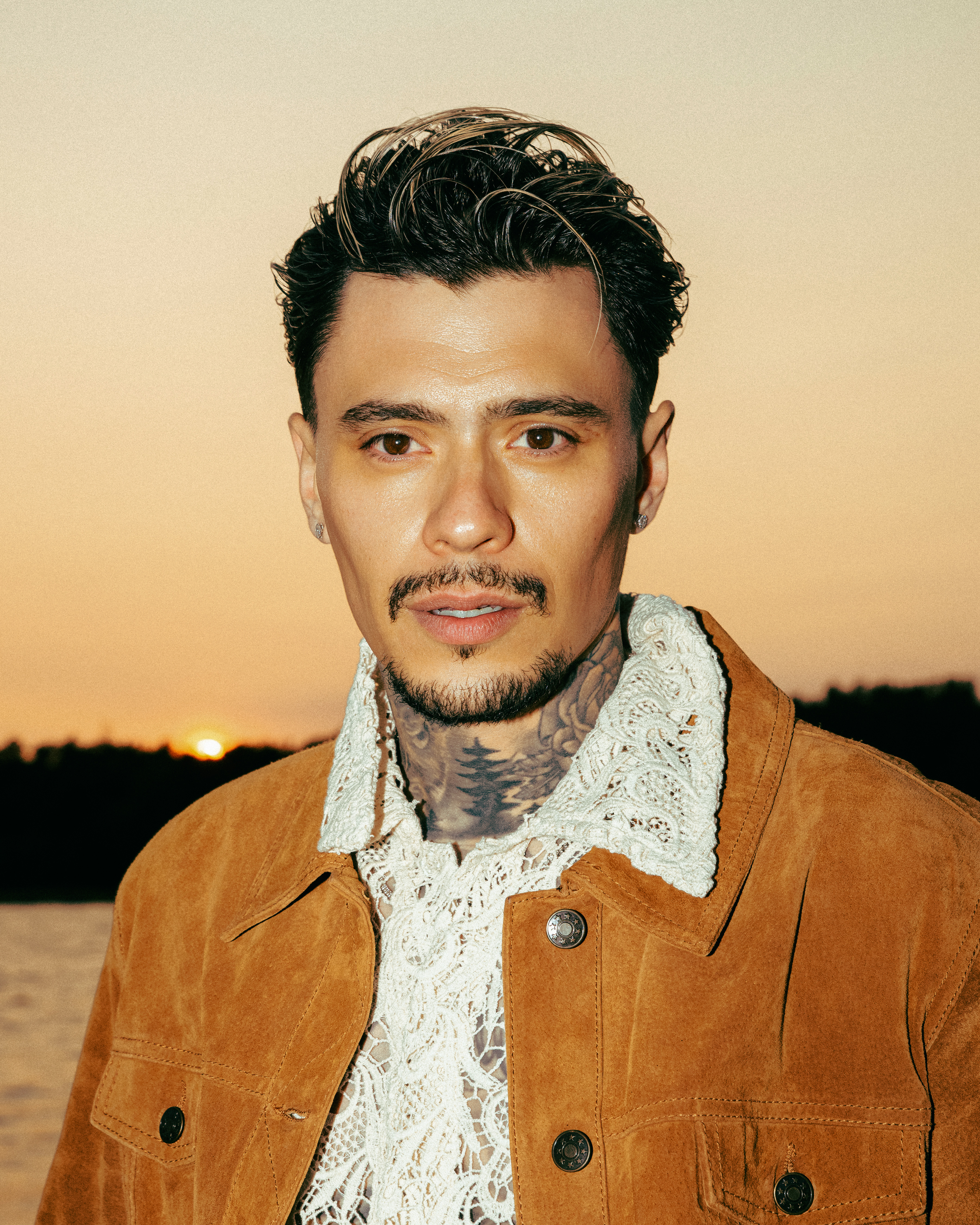 Promokuva 2 rajattu - Mikael Gabriel - Tää yö (kuvaaja Salamata Mboup)