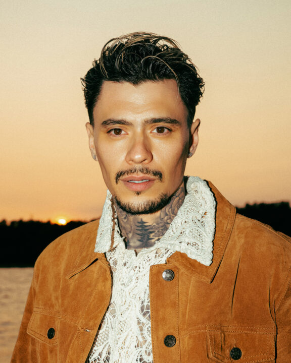 Promokuva 2 rajattu - Mikael Gabriel - Tää yö (kuvaaja Salamata Mboup)