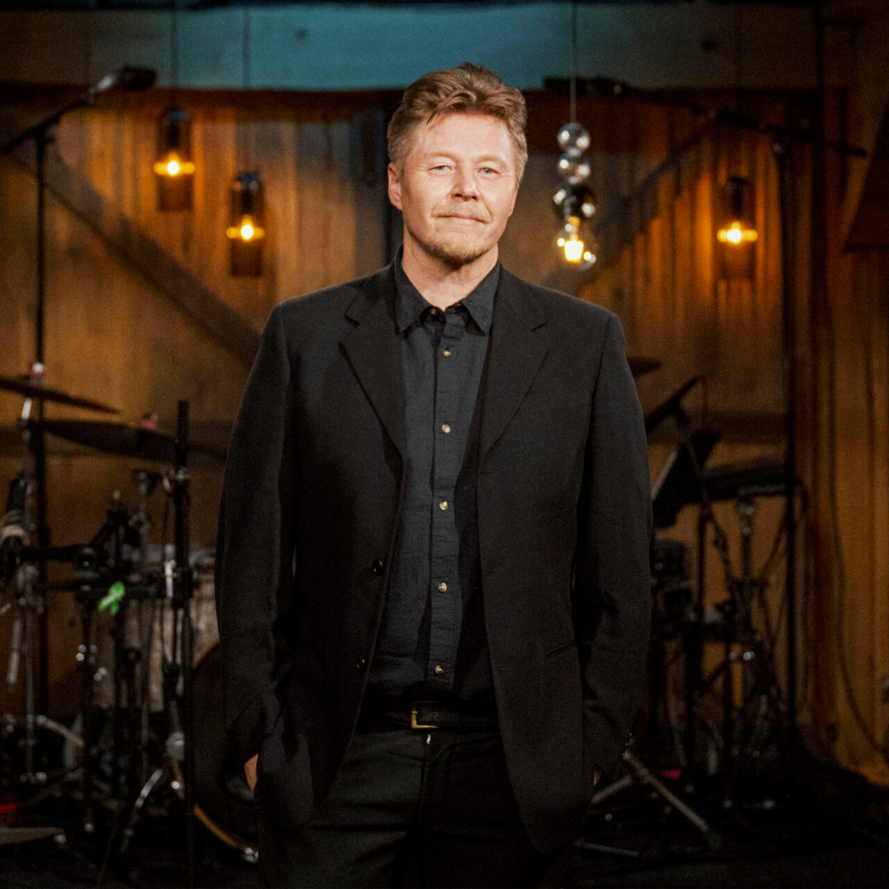 Kansikuva - Mikki Kauste - Syksyn vihreillä (Vain elämää kausi 16)