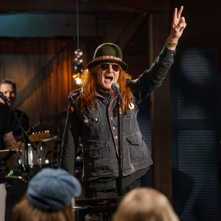 Kansikuva - Pelle Miljoona - Bombay Train (Vain elämää kausi 16)